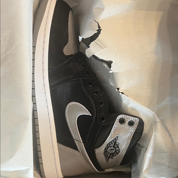 Air Jordan 1 Retro Hi OG - Picture 1 of 4